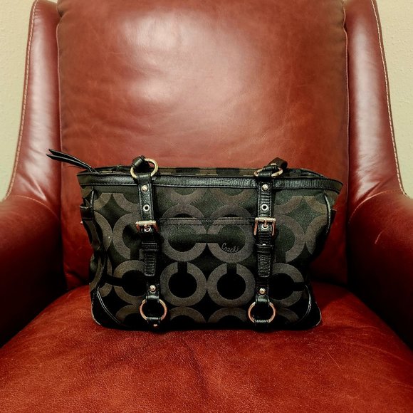 Coach Handbags - Black Coach Purse E1394-19404M